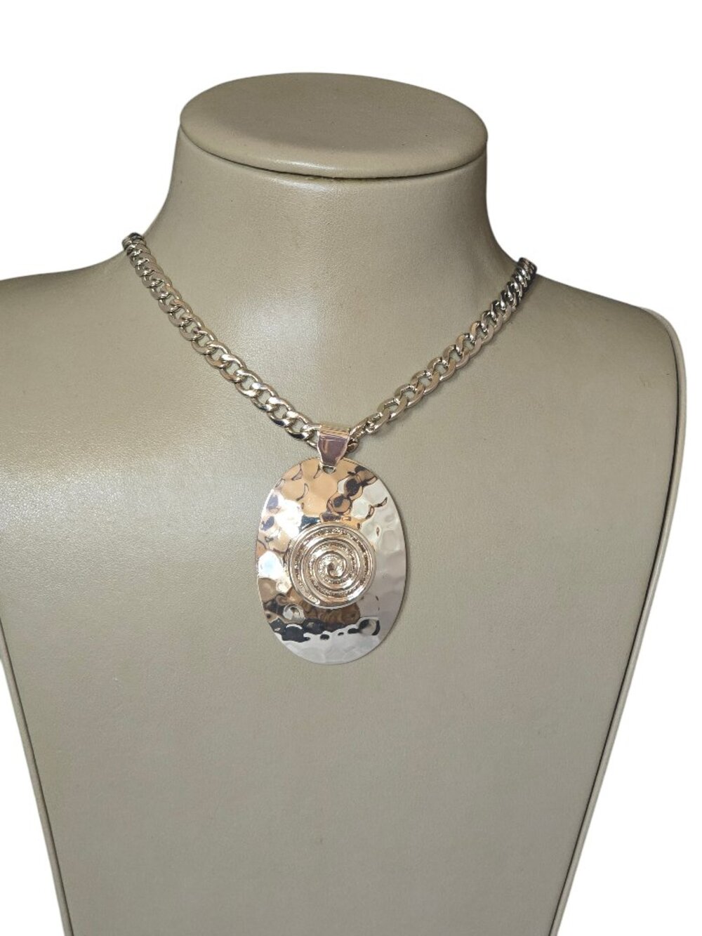 Stephan & Co Women's Trendy Silver Plated Chucky Chain with Pendant NWT